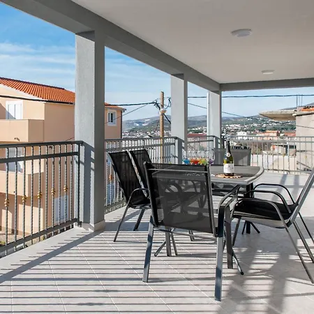 Apartments Zilic Kastel Stari Exterior photo