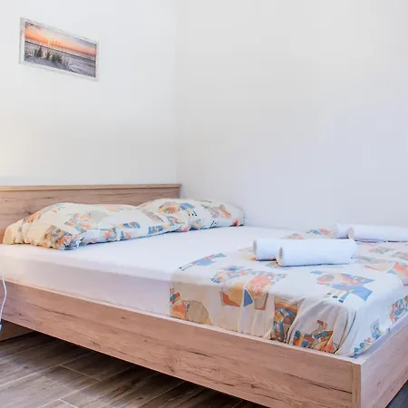 Apartments Zilic Kastel Stari Exterior photo